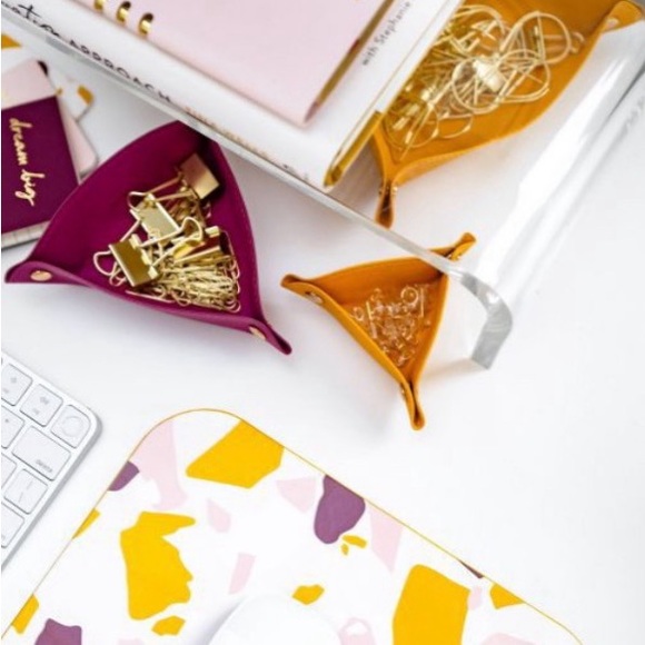 Elevation by Tina Wells Vegan leather triangle valet trays set of 3 - Picture 10 of 12